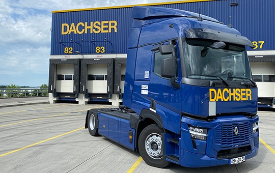 DACHSER nimmt 15 E-Lkw von Renault Trucks in Betrieb