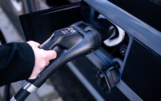 Elektrifizierung von Nutzfahrzeugen: Aral pulse geht in Deutschland mit Megawatt-Ladetechnologie für E-Lkw an den Start