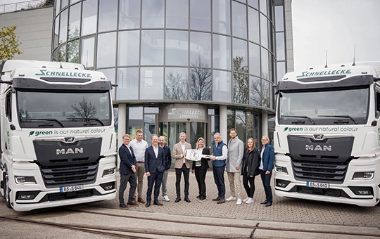 Schnellecke Logistics startet mit ersten Elektro-Lkw in die weitere Dekarbonisierung der Transportlogistik